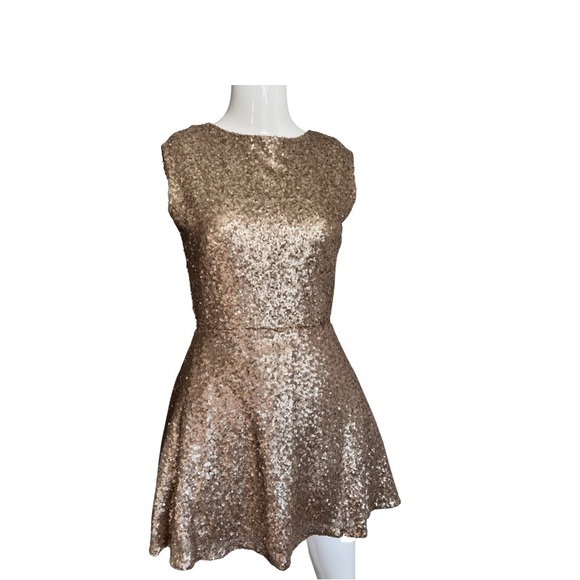 TOBI GOLD SEQUIN DRESS MEDIUM - Picture 2 of 10